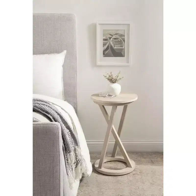 Table d'appoint moderne en bois Aja Kate et Laurel