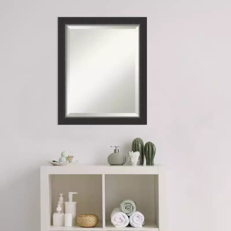 Miroir mural de salle de bain biseauté en bois étroit noir Corvino de Amanti Art