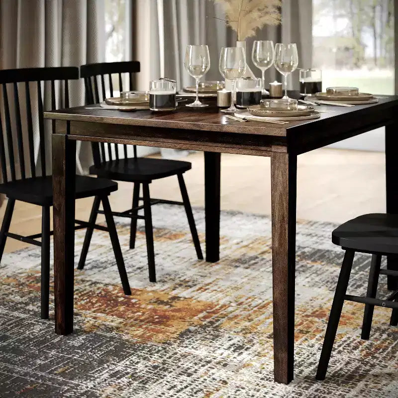 Table à manger en bois Merrick Lane avec pieds fuselés