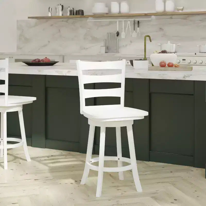 Tabouret de comptoir classique Emma et Oliver Ladderback avec siège en bois