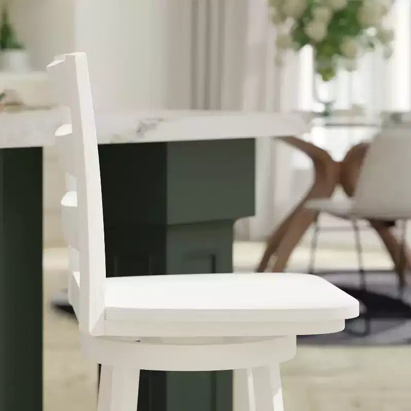 Tabouret de comptoir classique Emma et Oliver Ladderback avec siège en bois