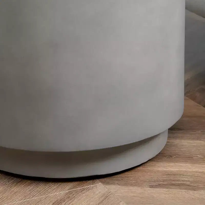 HOMCOM Table d'appoint légère avec finition béton, Table d'appoint ronde avec 4 pieds réglables pour l'intérieur et l'extérieur