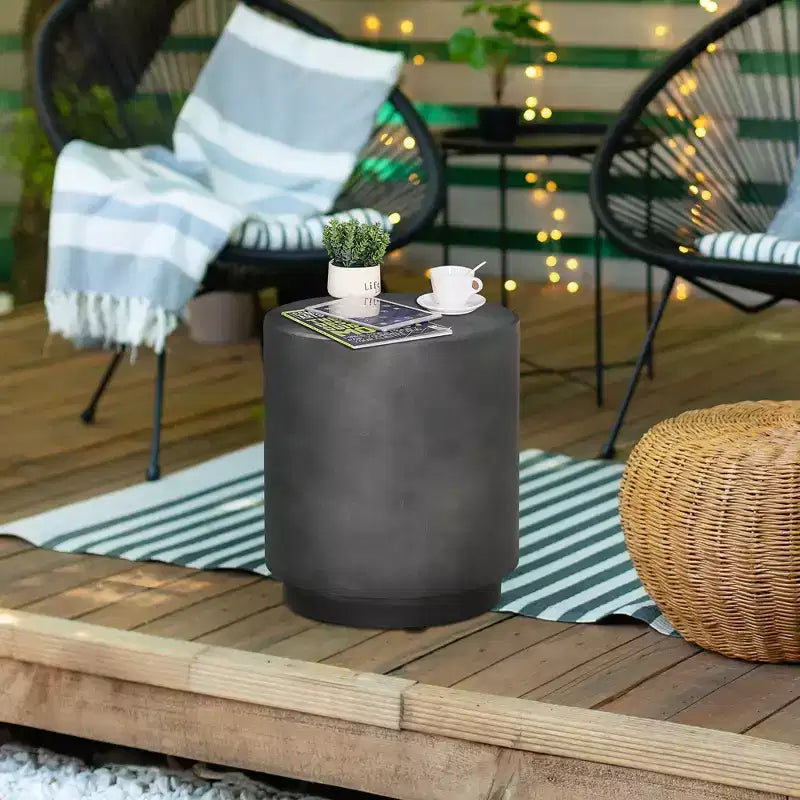 HOMCOM Table d'appoint légère avec finition béton, Table d'appoint ronde avec 4 pieds réglables pour l'intérieur et l'extérieur