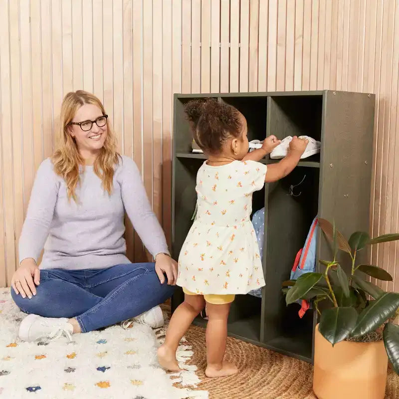 Vestiaire pour tout-petits ECR4Kids Streamline à 3 sections avec rangements, Meuble pour enfants