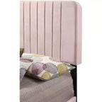Lit double capitonné Lodi Velvet UpholsteChannel par Passion Furniture
