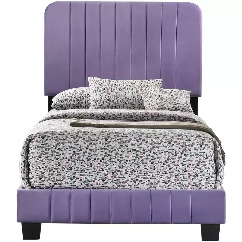 Lit double capitonné Lodi Velvet UpholsteChannel par Passion Furniture