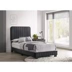 Lit double capitonné Lodi Velvet UpholsteChannel par Passion Furniture