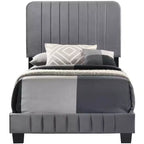 Lit double capitonné Lodi Velvet UpholsteChannel par Passion Furniture
