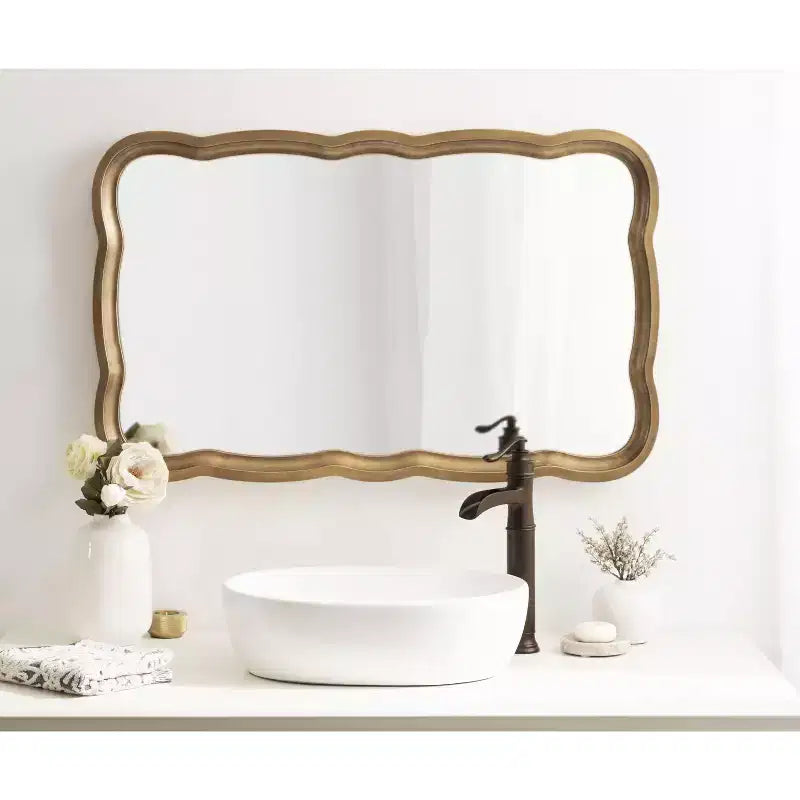 Miroir festonné Kate and Laurel Hatherleigh en MDF, 24x38, doré