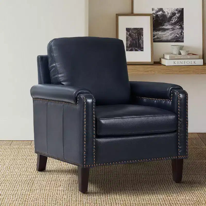 Fauteuil Hellmuth en cuir véritable avec coussin amovible et garnitures cloutées | HULALA HOME