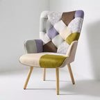 Fauteuil d'appoint à dossier haut capitonné Patchwork FERPIT avec pieds en bois d'hévéa
