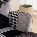 Fauteuil d'appoint à dossier haut capitonné Patchwork FERPIT avec pieds en bois d'hévéa