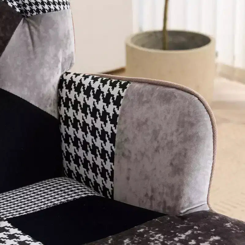 Fauteuil d'appoint à dossier haut capitonné Patchwork FERPIT avec pieds en bois d'hévéa