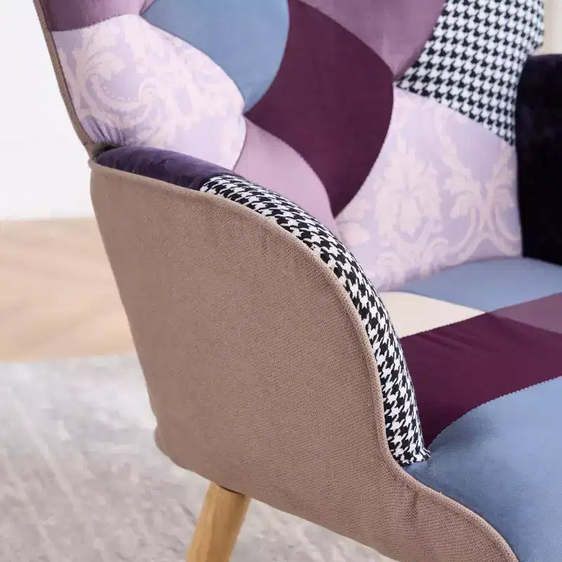 Fauteuil d'appoint à dossier haut capitonné Patchwork FERPIT avec pieds en bois d'hévéa