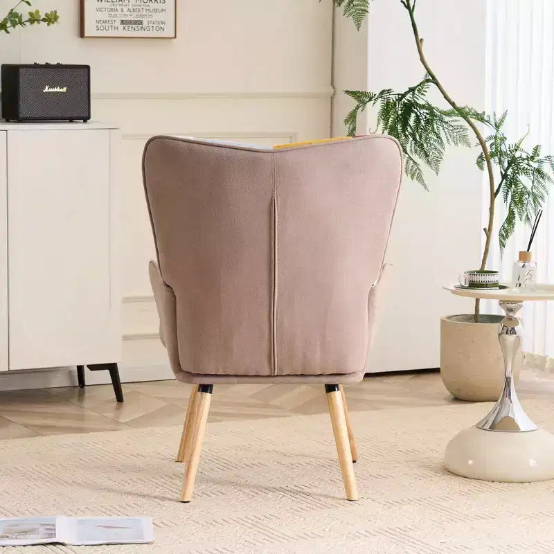 Fauteuil d'appoint à dossier haut capitonné Patchwork FERPIT avec pieds en bois d'hévéa