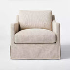 Fauteuil pivotant rembourré Vivian Park - Threshold conçu avec Studio McGee