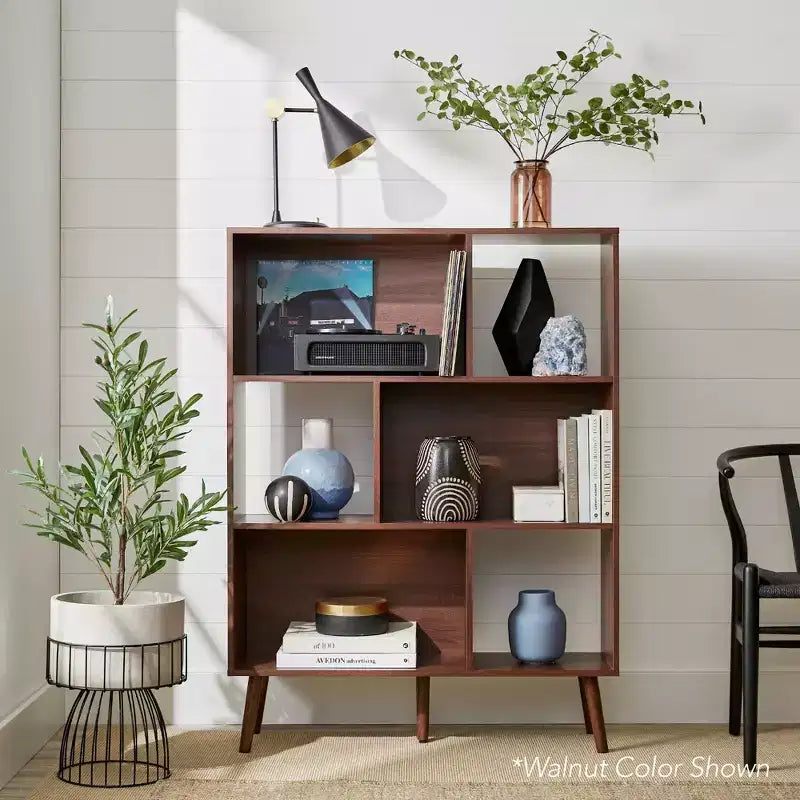Étagère à livres à 3 niveaux moderne du milieu du siècle Best Choice Products avec panneaux arrière amovibles et pieds décalés en pin