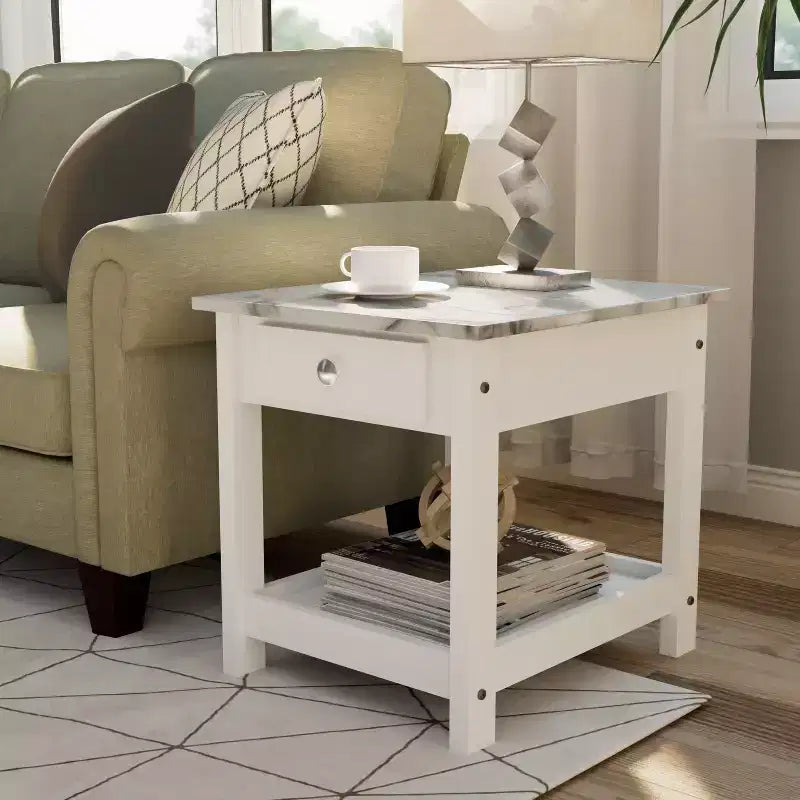 Lot de 4 tables basses Minsay avec plateau en faux marbre et rangement - HOMES: Inside + Out