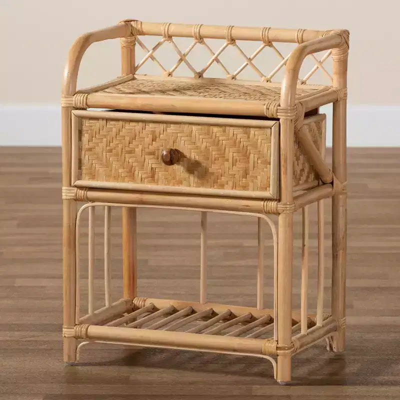 bali & pari Kobie Table de chevet bohème moderne en rotin naturel marron à 1 tiroir