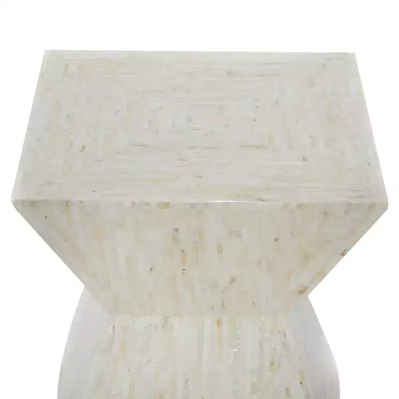 Table d'appoint contemporaine incrustée de coquillages - Olivia & May