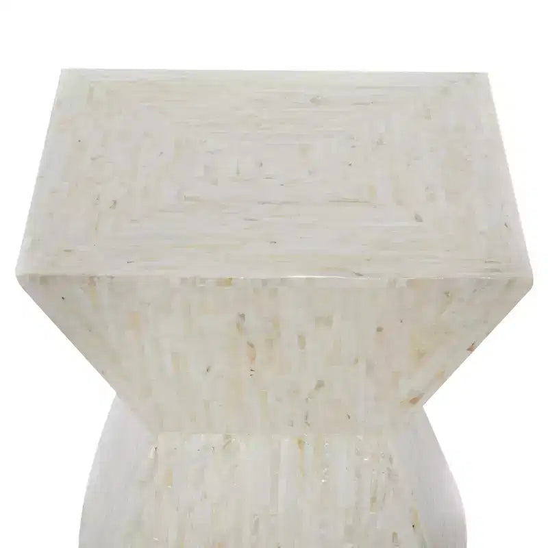Table d'appoint contemporaine incrustée de coquillages - Olivia & May