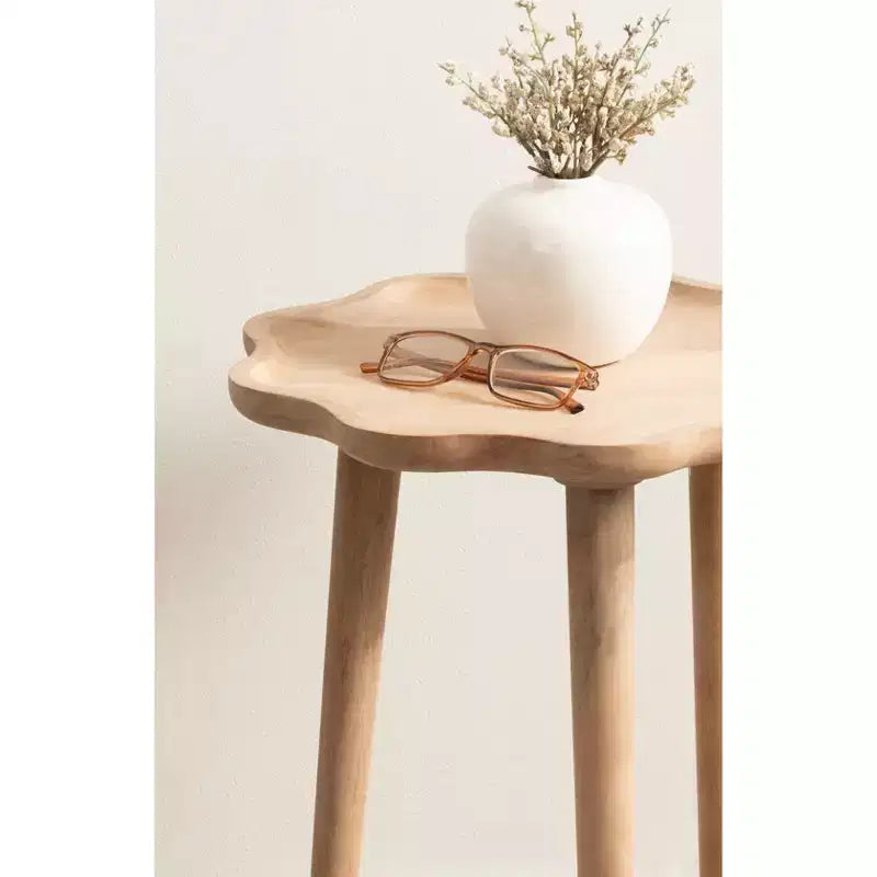 Table d'appoint en bois à bords festonnés Kate and Laurel Alezar