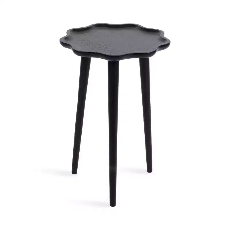Table d'appoint en bois à bords festonnés Kate and Laurel Alezar