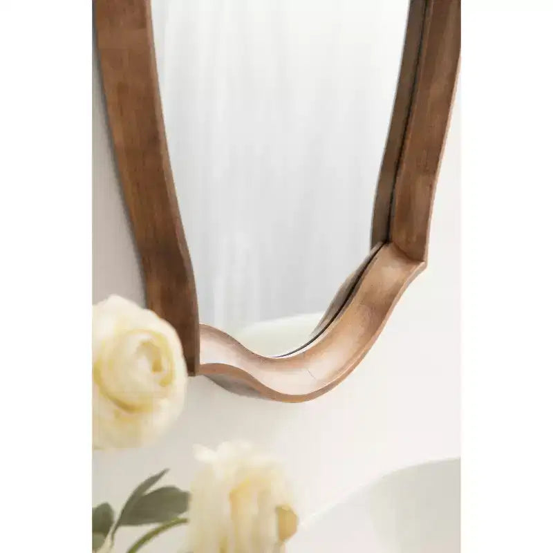 Miroir mural festonné Hatherleigh 24x34 Kate & Laurel All Things Decor