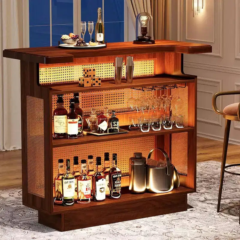 Meuble de bar à domicile en rotin Lantine, mini-bar de ferme à 4 niveaux avec 4 porte-verres à pied et base rehaussée, meuble-bar à alcool pour pub à domicile