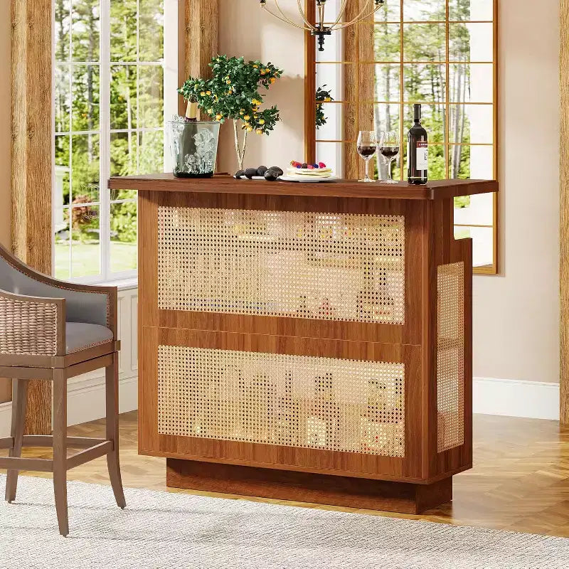 Meuble de bar à domicile en rotin Lantine, mini-bar de ferme à 4 niveaux avec 4 porte-verres à pied et base rehaussée, meuble-bar à alcool pour pub à domicile