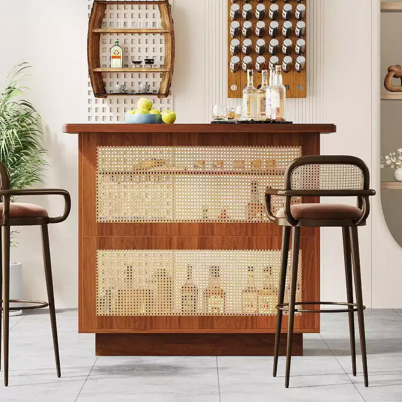Meuble de bar à domicile en rotin Lantine, mini-bar de ferme à 4 niveaux avec 4 porte-verres à pied et base rehaussée, meuble-bar à alcool pour pub à domicile