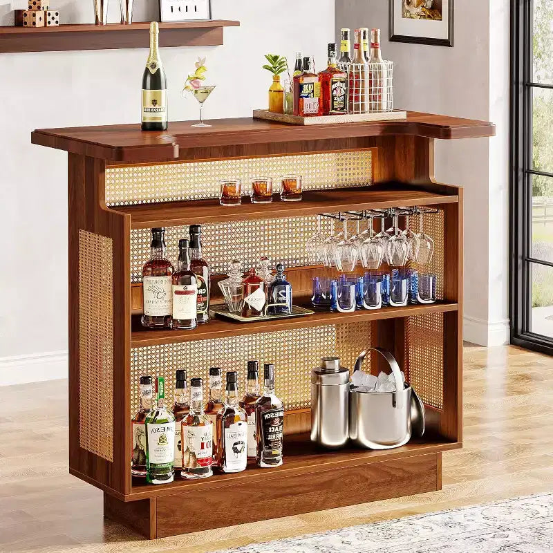 Meuble de bar à domicile en rotin Lantine, mini-bar de ferme à 4 niveaux avec 4 porte-verres à pied et base rehaussée, meuble-bar à alcool pour pub à domicile