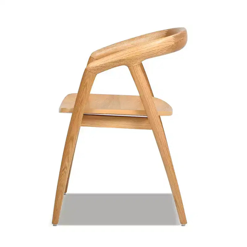 Chaise de salle à manger Simeon 21 en bois de chêne scandinave sculpté, chêne brun naturel chaud