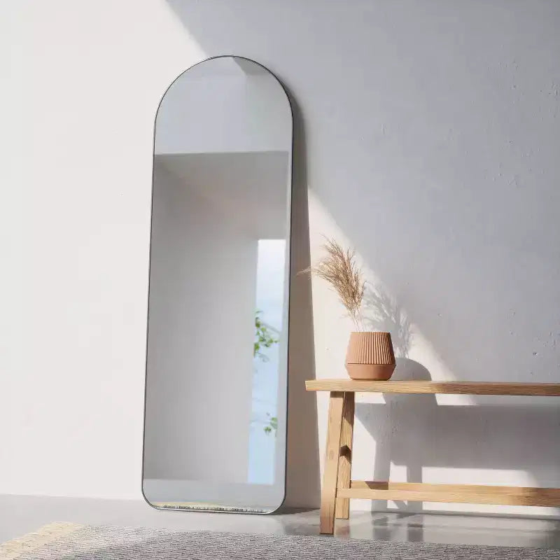 Miroir mural décoratif Hubba arqué à poser 20 x 62 - Umbra