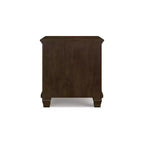 Table de chevet classique à 2 tiroirs Danabrin de Signature Design by Ashley pour chambre à coucher, brun foncé