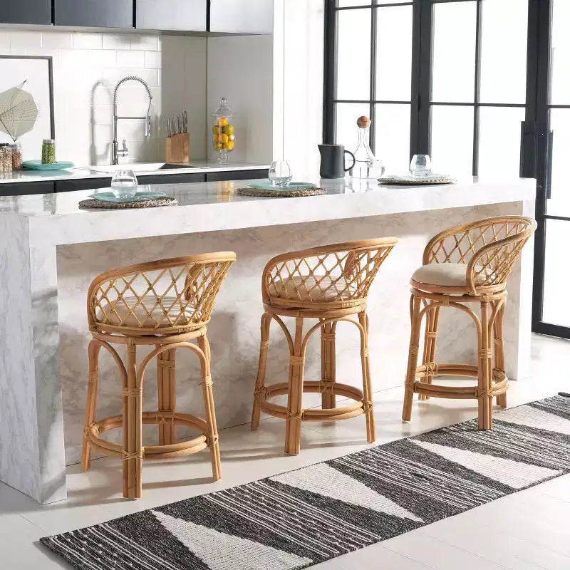 Tabouret de comptoir Yuta en rotin avec coussin - BST6504 - Safavieh