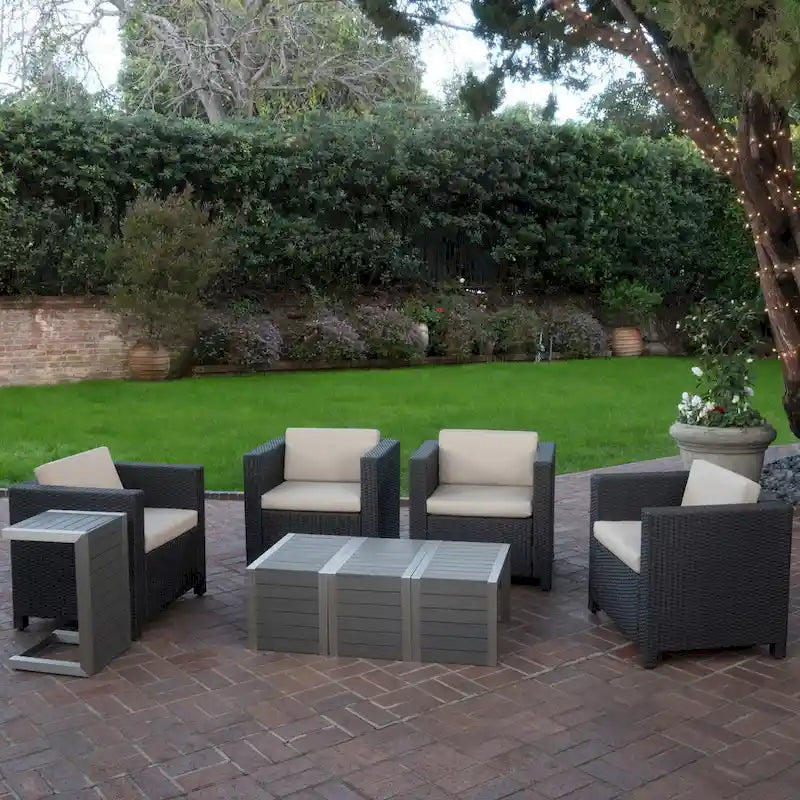 Ensemble de mobilier d'extérieur 8 pièces Puerta avec coussins par Christopher Knight Home
