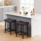 Whizmax Lot de 2 tabourets de bar sans dossier de 24 pouces, tabourets de bar rembourrés à hauteur de comptoir avec surface incurvée, pieds et repose-pieds en métal