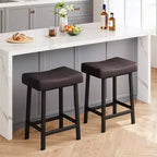 Whizmax Lot de 2 tabourets de bar sans dossier de 24 pouces, tabourets de bar rembourrés à hauteur de comptoir avec surface incurvée, pieds et repose-pieds en métal
