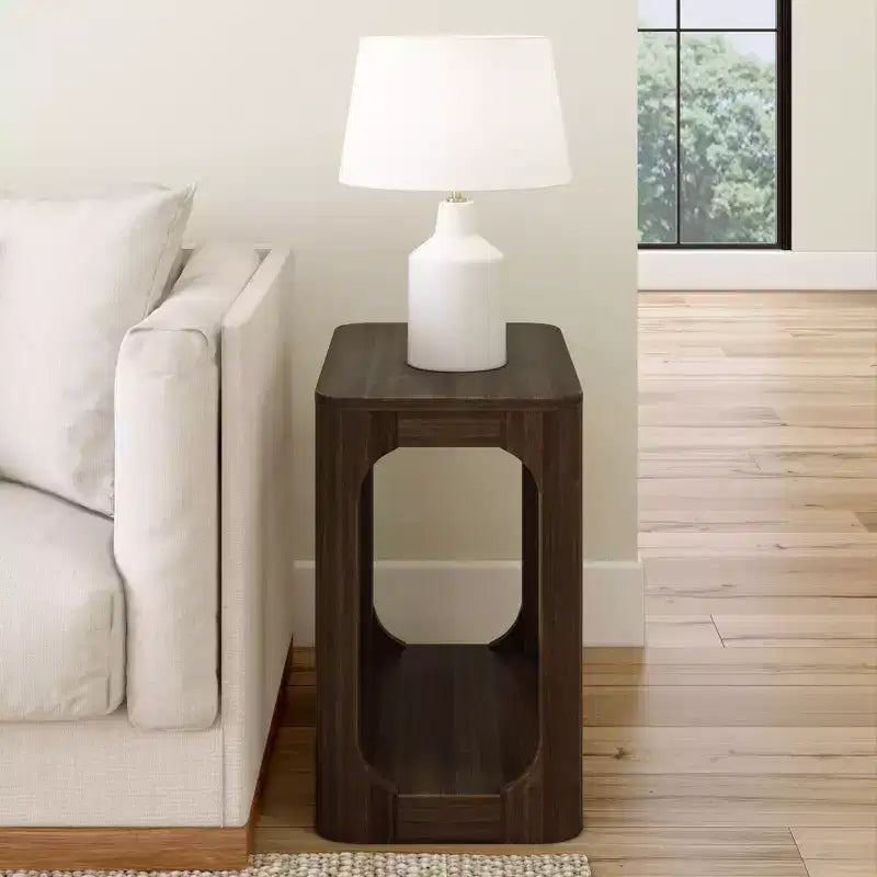 Table d'appoint rectangulaire Plank+Beam avec étagère, Table d'appoint fine pour salon