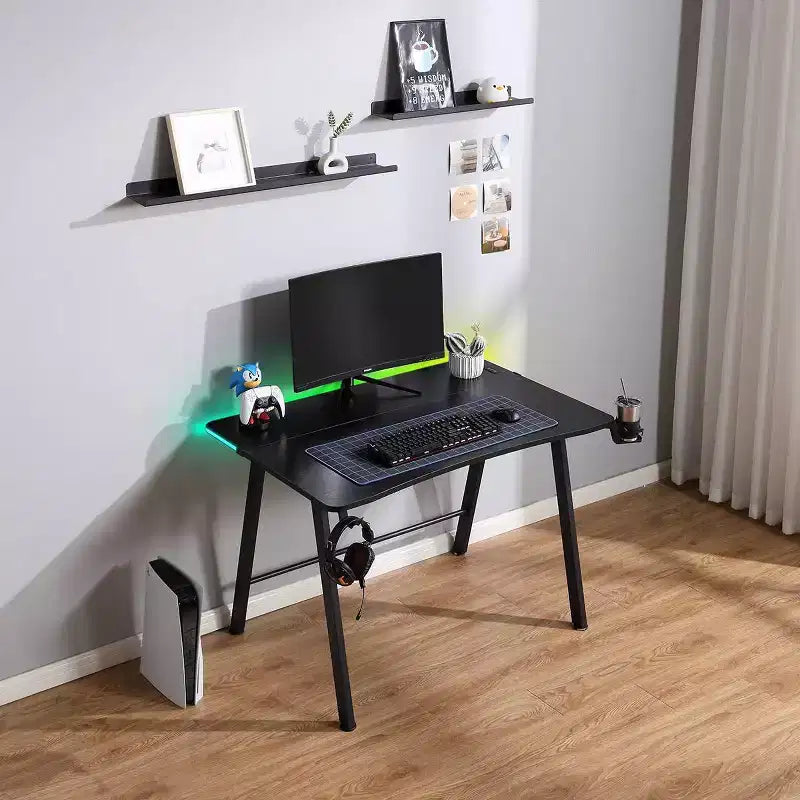 Bureau de jeu avec lumières LED et support de casque – Articles essentiels pour la chambre