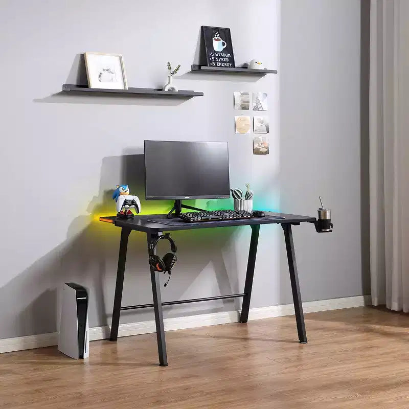 Bureau de jeu avec lumières LED et support de casque – Articles essentiels pour la chambre