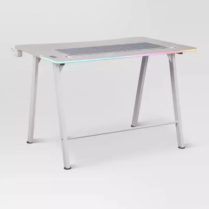 Bureau de jeu avec lumières LED et support de casque – Articles essentiels pour la chambre