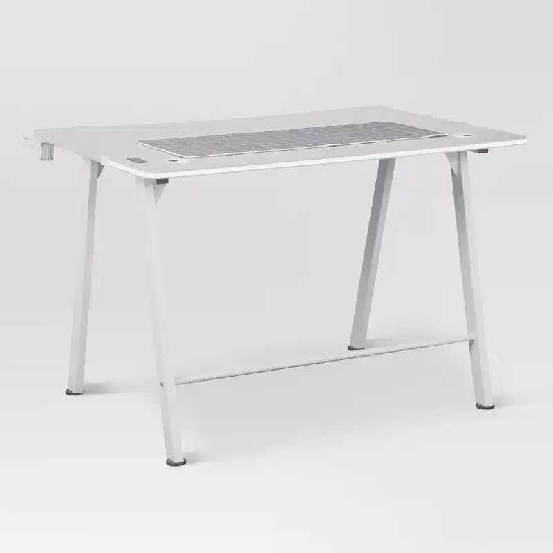 Bureau de jeu avec lumières LED et support de casque – Articles essentiels pour la chambre
