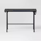 Bureau de jeu avec lumières LED et support de casque – Articles essentiels pour la chambre