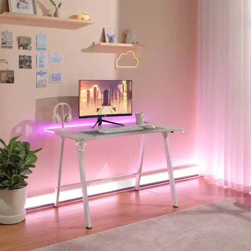 Bureau de jeu avec lumières LED et support de casque – Articles essentiels pour la chambre