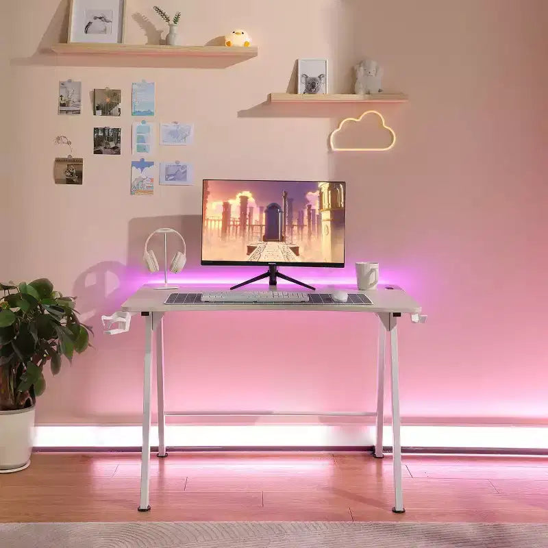 Bureau de jeu avec lumières LED et support de casque – Articles essentiels pour la chambre