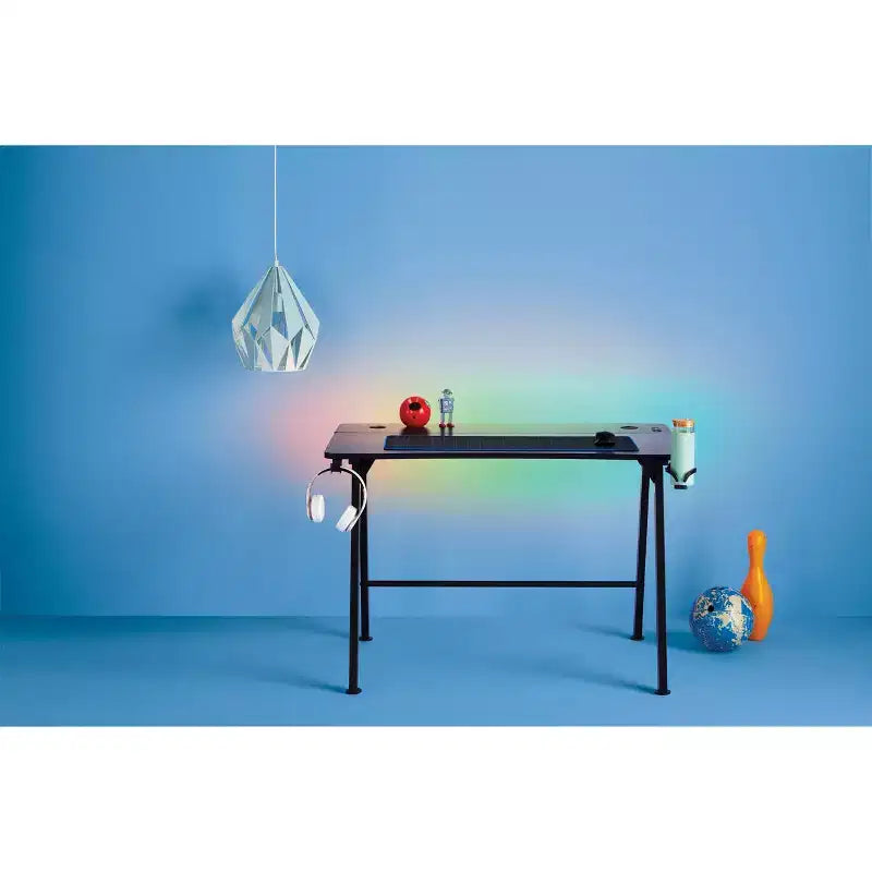 Bureau de jeu avec lumières LED et support de casque – Articles essentiels pour la chambre