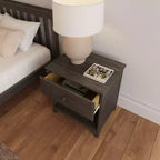 Table de chevet en bois massif Plank+Beam avec 1 tiroir pour chambre à coucher