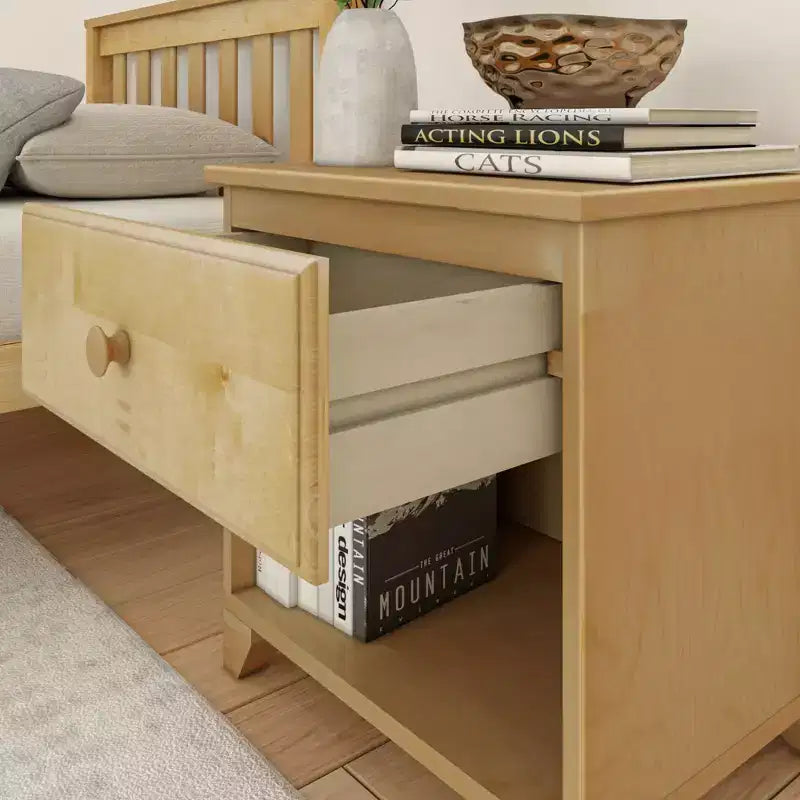 Table de chevet en bois massif Plank+Beam avec 1 tiroir pour chambre à coucher